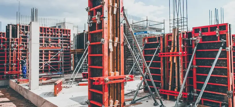 Comprendre la différence entre Assurance Dommage Ouvrage et Garantie Décennale